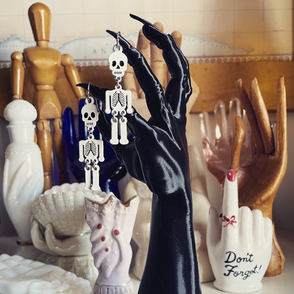 💀 Metal Skeleton Earrings